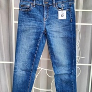 Z57) GAP Women's Jeans Waist 30" Crotch 8.5 Hips 38 Length 31.5 Leg Ends 5.5 Elastic Fabric Beautifu