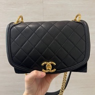 Chanel 黑羊皮菱格紋肩斜背馬鞍包AS0792