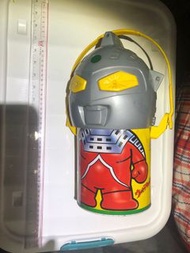 售 中古 日本  咸旦超人 七星俠 鹹蛋超人 7叔 收納箱 （七星超人 頭為膠料、下面圓形底部為金屬部份、7星超人儲罐呎吋 高度約32cm、內籠圓圈直徑約 14cm,可以裝載CD碟類型多只）多年收藏商