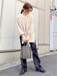 Kastane V neck sweater