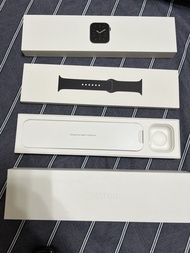 蘋果智慧手錶apple watch s6 Lte行動網路and GPS 44mm二手（贈新的螢幕保護貼！）