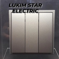 SIMON I7 GRAY SIMON i7 3 GANG TRIPLE SWITCH 701031-61 GRAY
