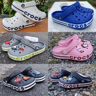 (สั่งซื้อ 1 คู่แถมตุ๊กตาติดรองเท้าให้ 2 ชิ้น มูลค่า50฿) รองเท้าหัวโตเด็ก Crocs Bayaband Clog Kid รองเท้าเด็ก รองเท้ารัดส้น รองเท้าครอ