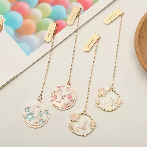 1Pcs Cute Rabbit Bookmark Metal Hollow Book Page Pagination Exquisite Book Clip Portable Book Page M