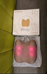 出售:  全新溫熱無線腰.背部按摩器,.按摩枕。可以無線使用, 可按摩身體各部位,肩頸,腰背,腳部。Breo. Oto.Itsu.Ogawa. Osim.