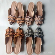 Tiger pleated shoes