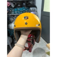 Genuine standard 3/4 SUNDA 111C(103A) helmet on display