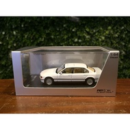 1/64 Almost Real BMW 750iL (E38) White 630202001 [MGM]