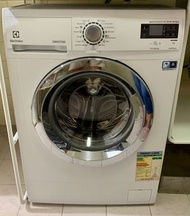 Electrolux伊萊克斯纖薄洗衣機 (6kg，1200 轉/分鐘）八成新