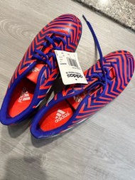Adidas 足球鞋