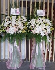 台北市~白色系高架花籃1對2個~喪禮教會殯儀館佈置