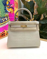 🌟Hermes 愛馬仕 Kelly25 8L 冰川白 霧面方塊鱷魚 金扣 到貨🔥