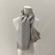 LV 米灰色LOGO圍巾 🩶裸品🩶上身超級美