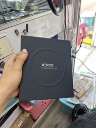 Vivo X300 蔡司鏡頭手機