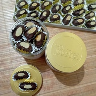 Chocolate Dates with Almond Filling