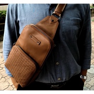 Sling Bag Intrecciato กระเป๋าคาดอก หนังแท้ ยี่ห้อ klaas ของแท้