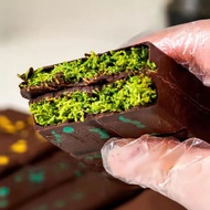 Halal Dubai Pistachio Chocolate Low Sugar Low Fat Chocolate Purely Handmade 0 Additives Internet-Fam