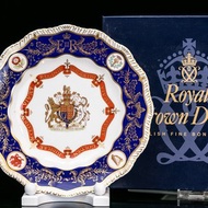 皇冠德貝瓷Royal Crown Derby女王2002生日紀念限量骨瓷裝飾盤