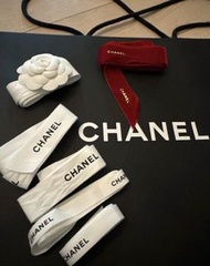 Chanel 絲帶、飾物、紙袋