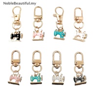 [NobleBeautiful] 4pcs Mini Sewing Machine Keychains – A Stitch Of Memory & Meaning, Vintage Miniatur