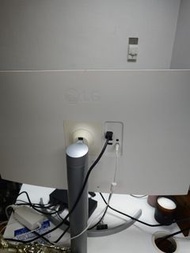 LG 樂金 31.5吋 UltraFine 4K 超高清顯示器 32UN550-W