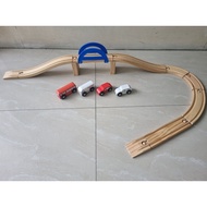 Children's toy track wooden train track rail overpass magnetic wooden train