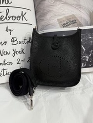 門市現貨～Hermes mini evelyne 黑色銀釦 W stamp