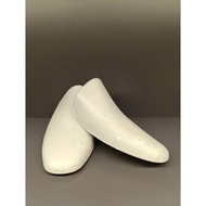 TOOL TO KEEP SHOE FORM - PROTECT SHOES