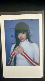 ive yujin 拍立得