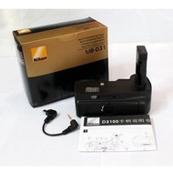 [READY STOCK] Battery Grip MB-D31 for Nikon D3100 / MB-D51 for Nikon D5100