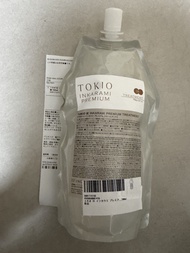 京喚羽 TOKIO IE INKARAMI PREMIUM TREATMENT 700ml