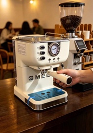 意大利🇮🇹Smeg 意式半自動咖啡機