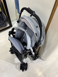 Combi 嬰兒車