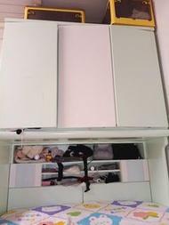 組合床，單人沙發，衣櫃，五層膠櫃桶，儲物鐵架