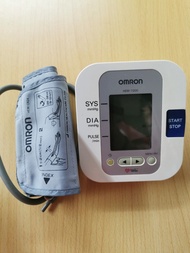OMRON HEM-7200 Blood Pressure Monitor with Cuff