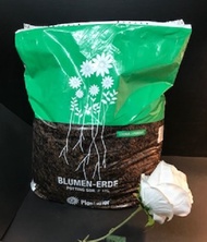 Germany made. 20 Litre Planting Compost, fertilizer . Blumen-erde Potting Gardening Soil,  , for indoor &amp; outdoor plants. GARDENING SUBSTRATES, PEATS AND PEAT SUBSTRATES.