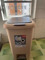 小型垃圾桶