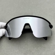 Oakley 太陽眼鏡