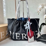 Merge A Day Bag สินค้าพร้อมส่ง กระเป๋าทรงโท้ท 🛍️