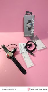 ☎️55663318、問題貨品、GARMIN Forerunner 645、電池正常/跟充電線盒裝全套、實物圖片(此手錶需要自行修理顯示屏)