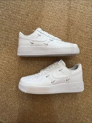 🛒Nike Air Force 1 Low 07LX “Chrome Luxe”四鉤 純色 女款 白藍