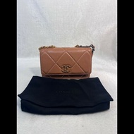 Chanel  焦糖色羊皮 19Bag Woc