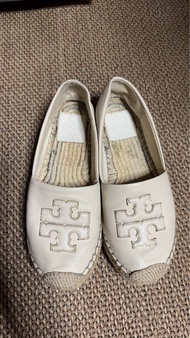 Tory Burch 白色平底草編鞋