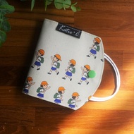 訂製款=口罩暫存套/口罩收納套=童趣=小學生排路隊=淺米綠(共3色)