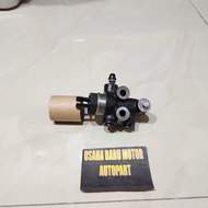 Toyota Landcruiser VX80 VX 80 Brake Valve Fluid Divider