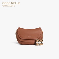 COCCINELLE กระเป๋าสะพายข้างผู้หญิง รุ่น RAQUEL CROSSBODY BAG 150301 สี COGNAC/NOIR