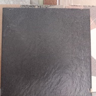 Kramik Impreso black kasar uk. 40 x 40 motif kasar
