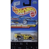 hot wheels sol-aire cx4 flyin aces series