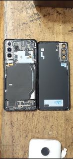 三星 SAMSUNG S21+ S21PLUS G9960 6.7吋手機只有測試可過電 狀況: 不開機 後蓋有掀開 零件機