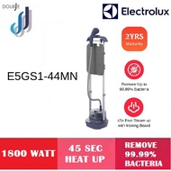 Electrolux UltimateCare™ 500 Garment Steamer with Ironing Board | E5GS1-44MN Pengukus Pakaian Steame
